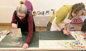2 ladies printing