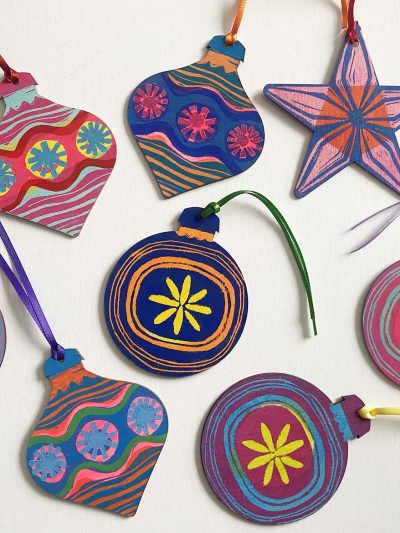 Wooden baubles x 3