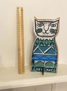 Clever cat 1 with ruler